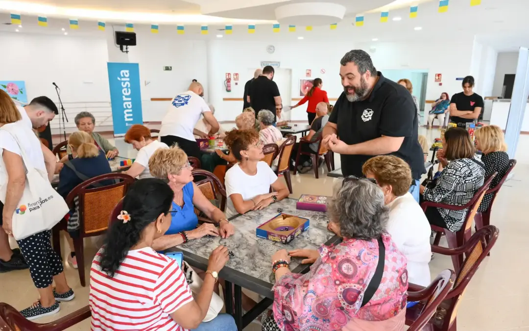 Del dominó de toda la vida a los videojuegos: ‘Gran Canaria Experience’ abre un espacio para que los mayores sigan jugando
